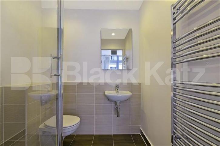 			LET, 2 Bedroom, 1 bath, 1 reception Apartment			 Iona Tower  Ross Way , Limehouse 